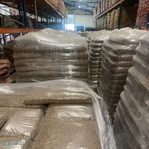 15kg Bags Packaging Pine Wood Pellets Din Plus En Plus Wood Pellets