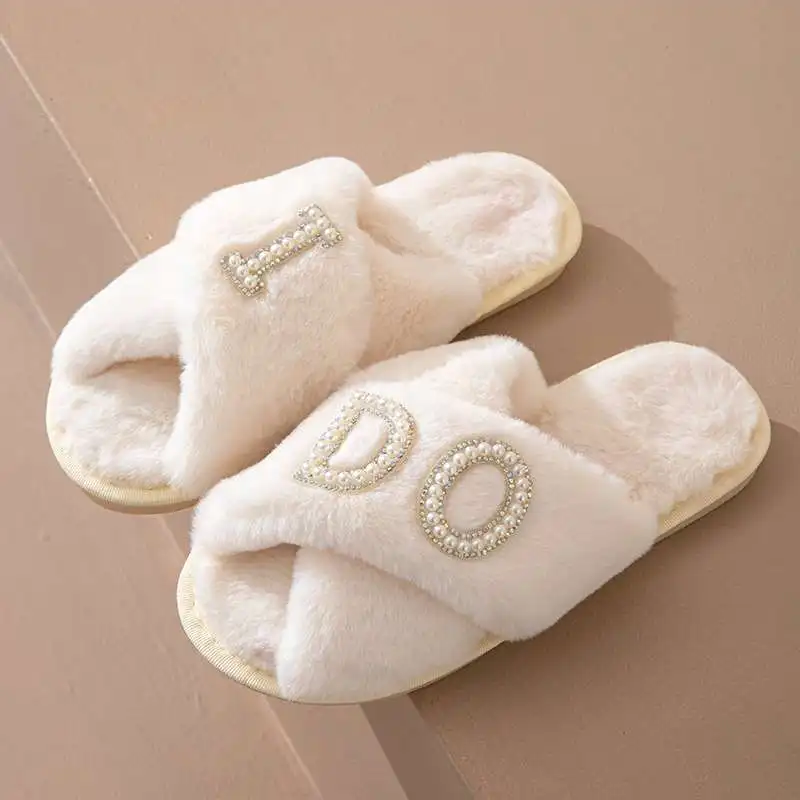 Fluffy Women Pearl Patch Warm Memory Foam Stuffed Cozy Fluffy Wedding Slippers Indoor Slippers For Winter and Autumn