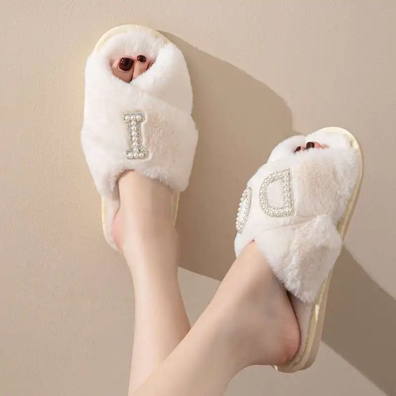 Cross Border Fluffy Women Pearl Patch Warm Memory Foam Stuffed Cozy Fluffy Wedding Slippers Indoor Slippers For Winter