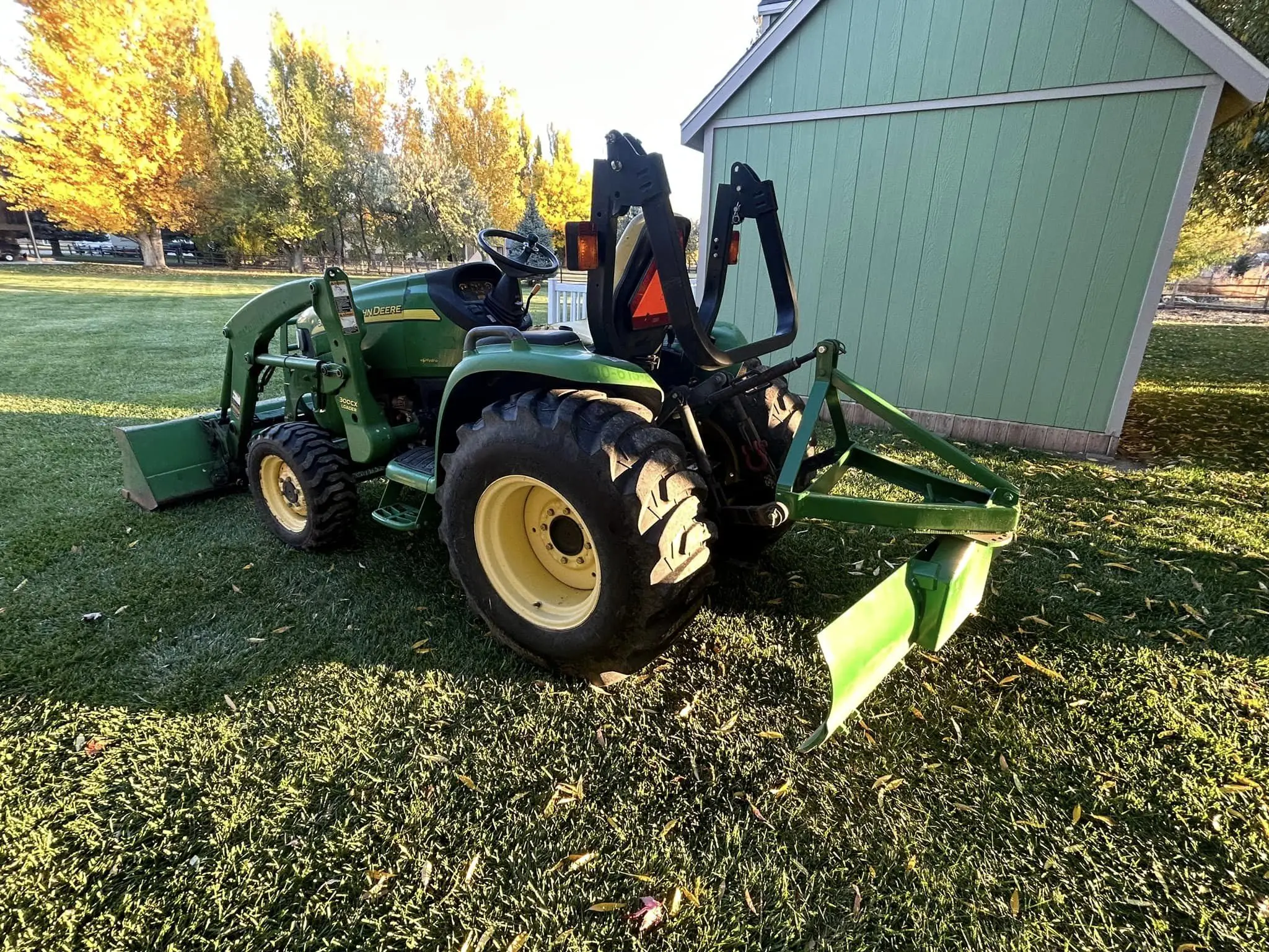 Innovative Agricultural Machinery With Loader for Sell / Johnn Deere Tractor Available for Good and Affordable Price