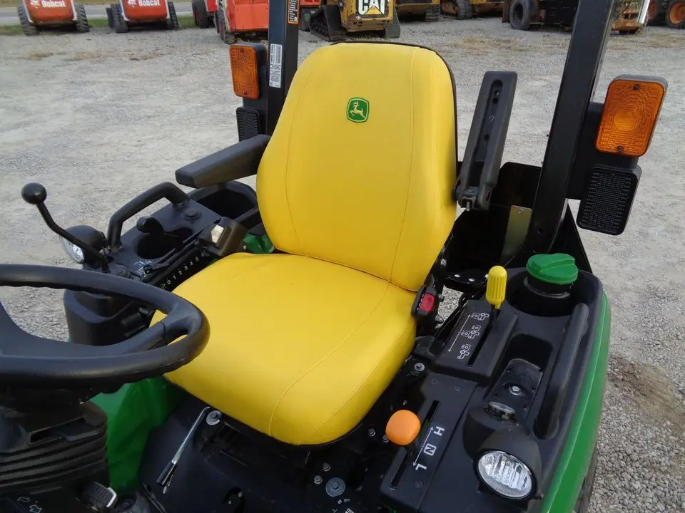 Cheapest Agricultural Machinery With Loader for Sell /Johnn Deere Tractor Available for Good and Cheap Prices