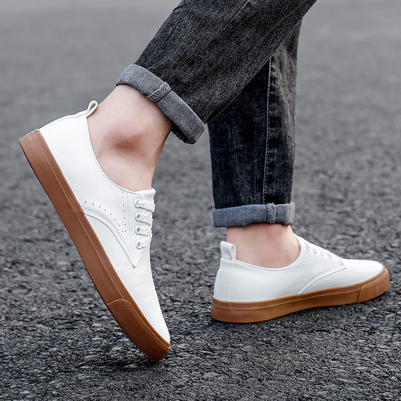 Wholesale New Autumn Comfortable Slip-on Leather Workwear Medical Indoor Student Board Casual Trendy Men Walking Canvas Shoes