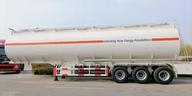 TITAN Venta en Caliente Tri Ejes 40000/42000/45000 Litros Fuel Diesel Cisterna Remolques Semitank Remolque Camión para Venta 1