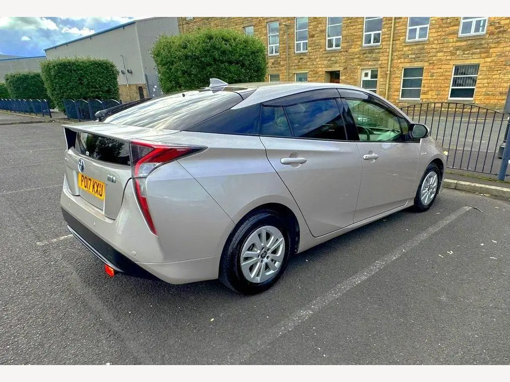 Toyota Prius12.jpeg