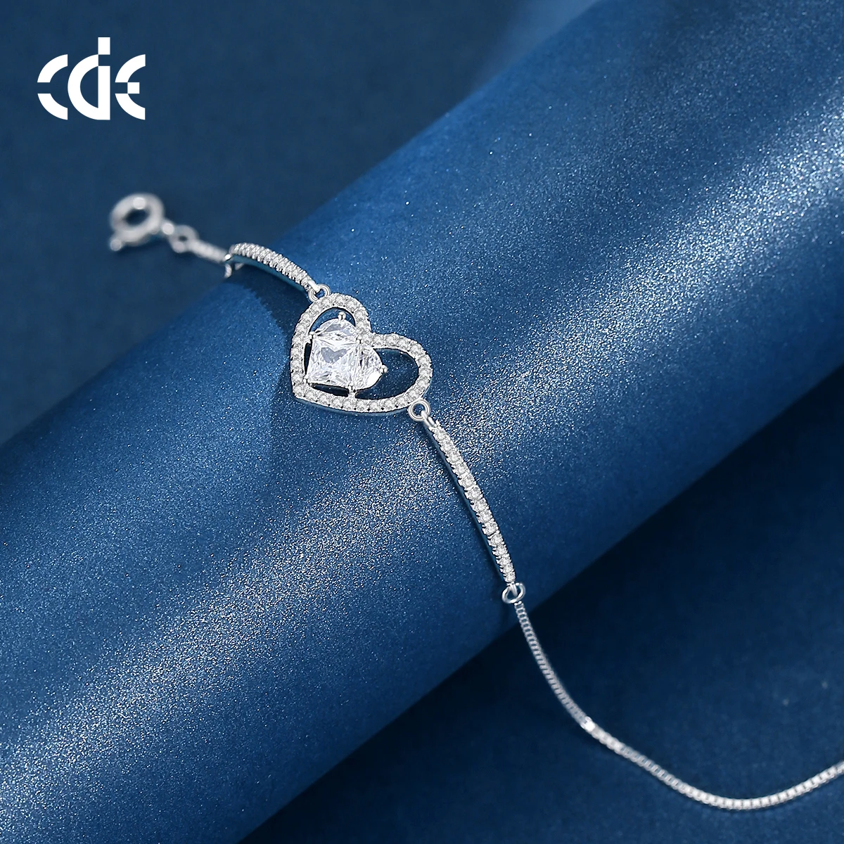 CDE CZYB013 Trendy 925 Sterling Silver Jewelry Heart Bracelet Wholesale 5A Zircon Rhodium Plated Asymmetric Heart Women Bracelet