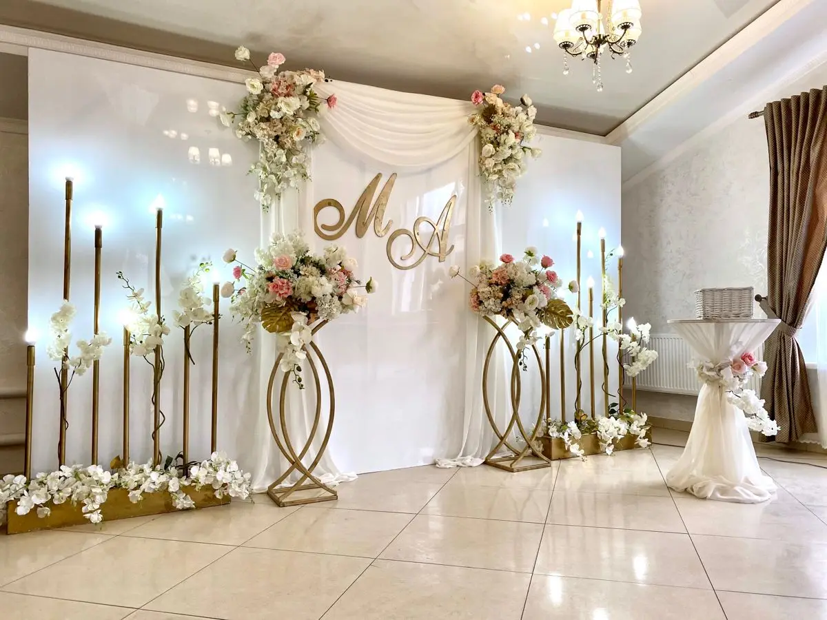 New arrival gold stainless steel white acrylic wall panels wedding centerpieces acrylic wedding backdrop stand for event
