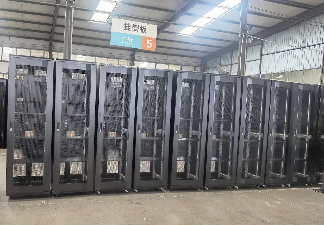 Cabinet with Cooling Fan, Wall, 9U-18U - detail 24