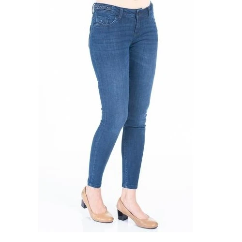 Women Fashion Wear Top Quality Jeans 100% Cotton Casual Wear Breathable Jeans Women Denim Jeans With Customized Colors OEM