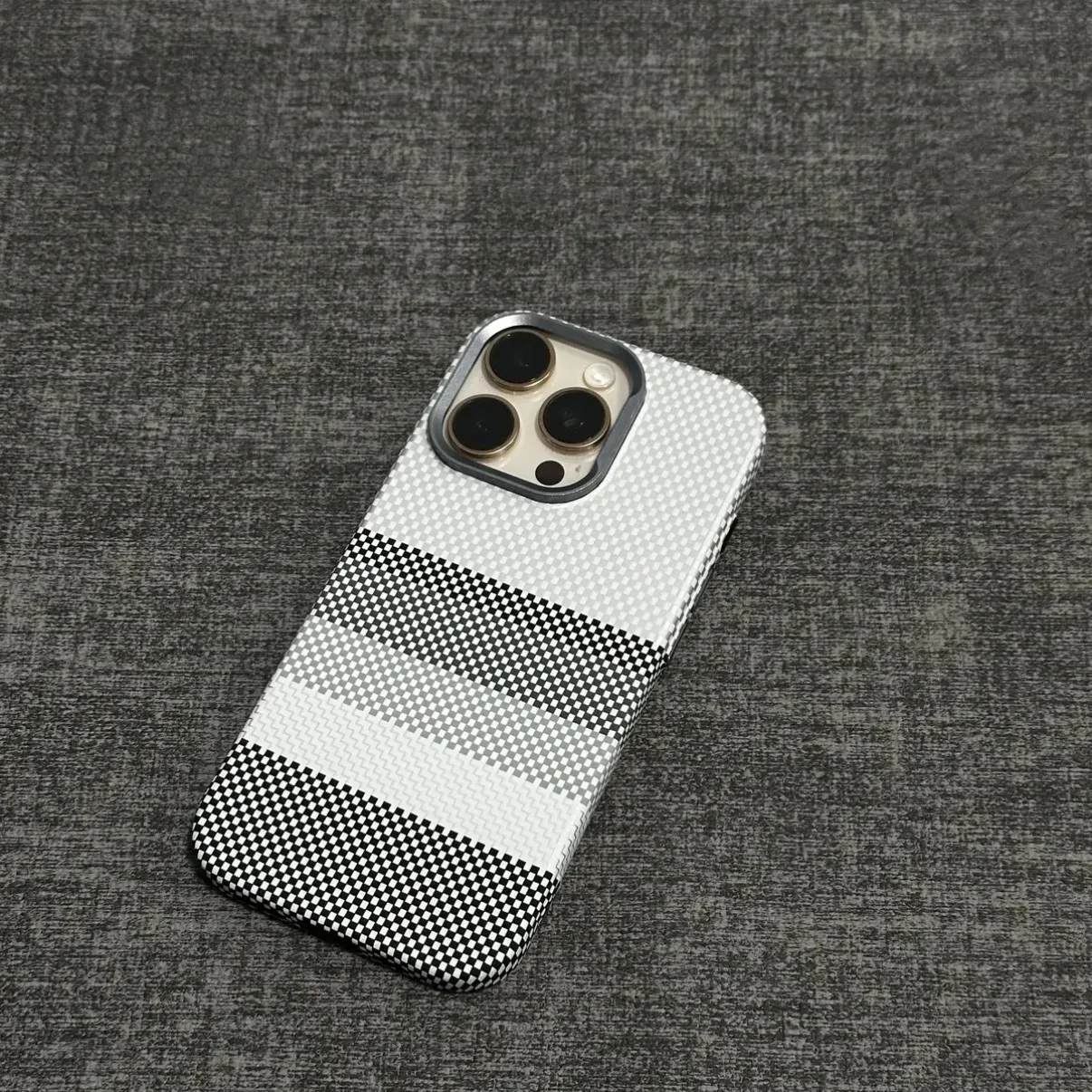 product high quality phone case for iphone texture magnetic attachment shockproof heat dissipation pc laudtec-3