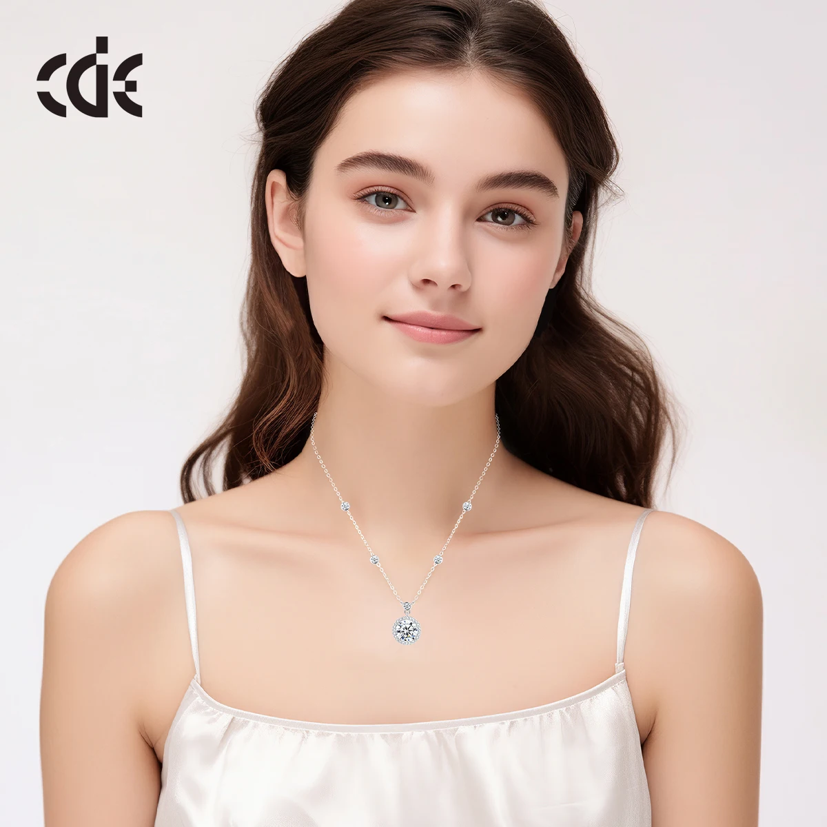 CDE WYN4 Fine 925S Silver Jewelry Necklace Wholesale Round 5A Cubic Zirconia Pendant Rhodium Plated Chain Women Pendant Necklace