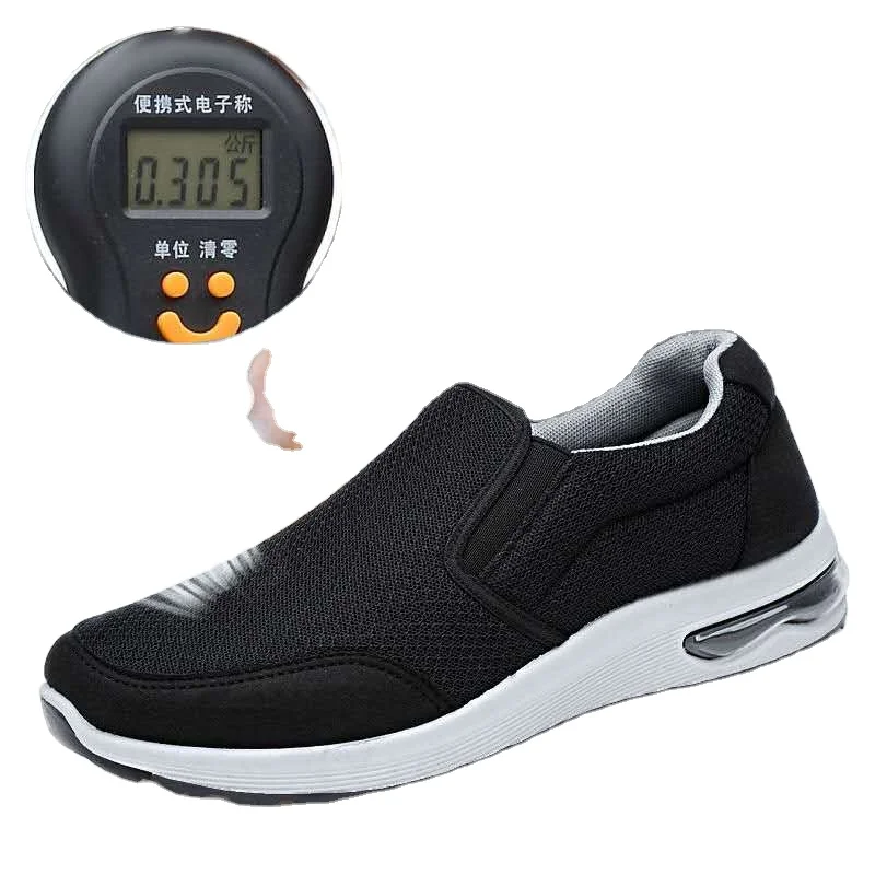 2021 breathable mesh lightweight soft sole sneakers