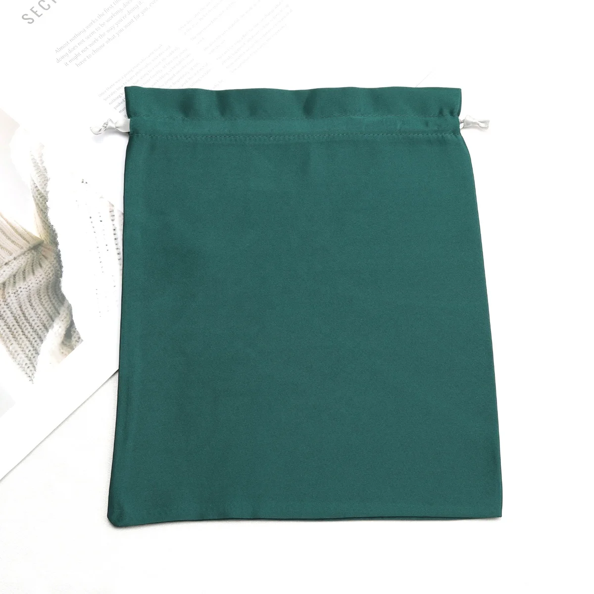 Oem Wholesale Green Satin Drawstring Lingerie Bag Luxury Hair Extension Wig Packing Storage Dust Silk Pouch
