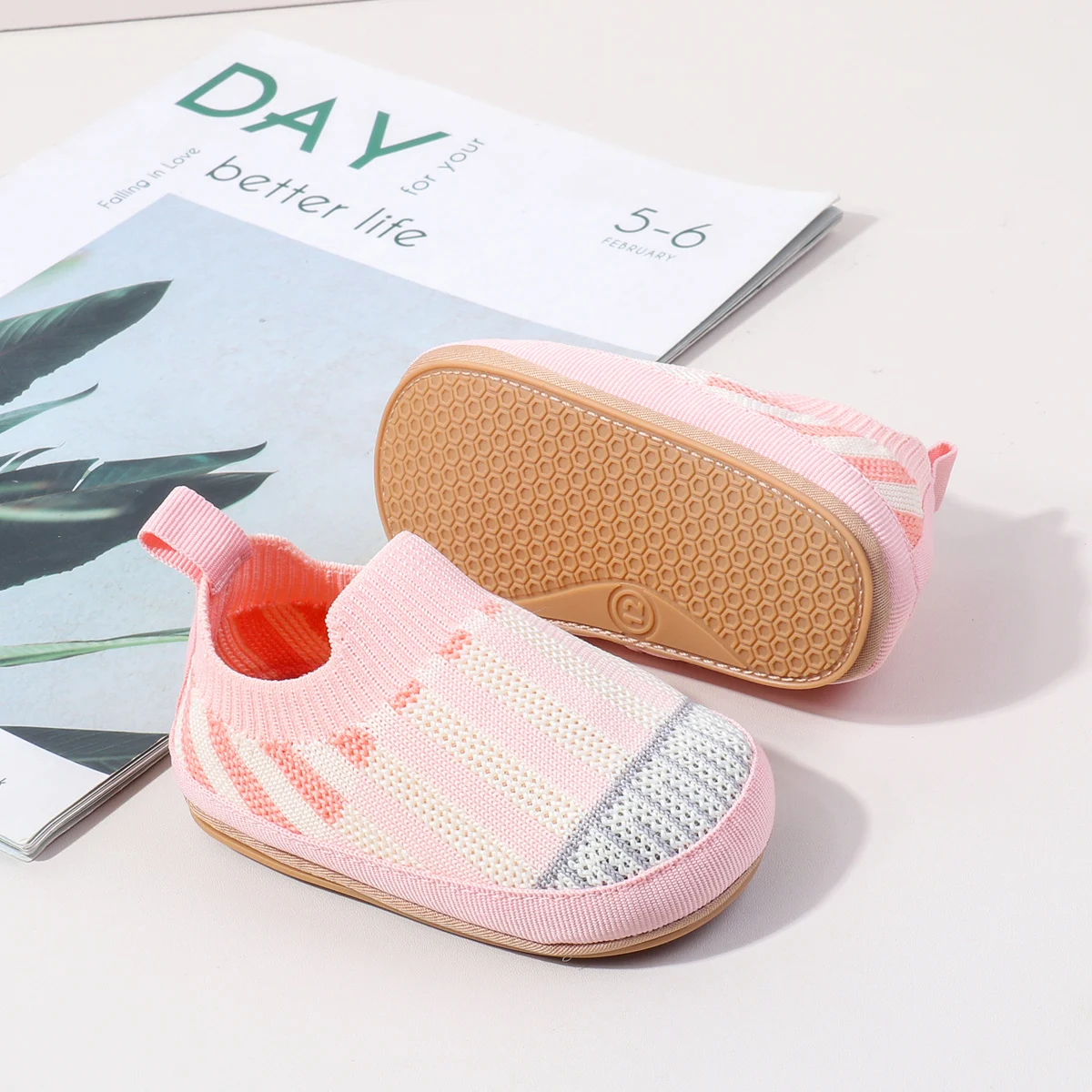 Bright Lightweight Orthopedic Infant Shoes Fancy Striped Pretty Stylish Unique Shoes for Active Boys and Girls in All Seasons supplier