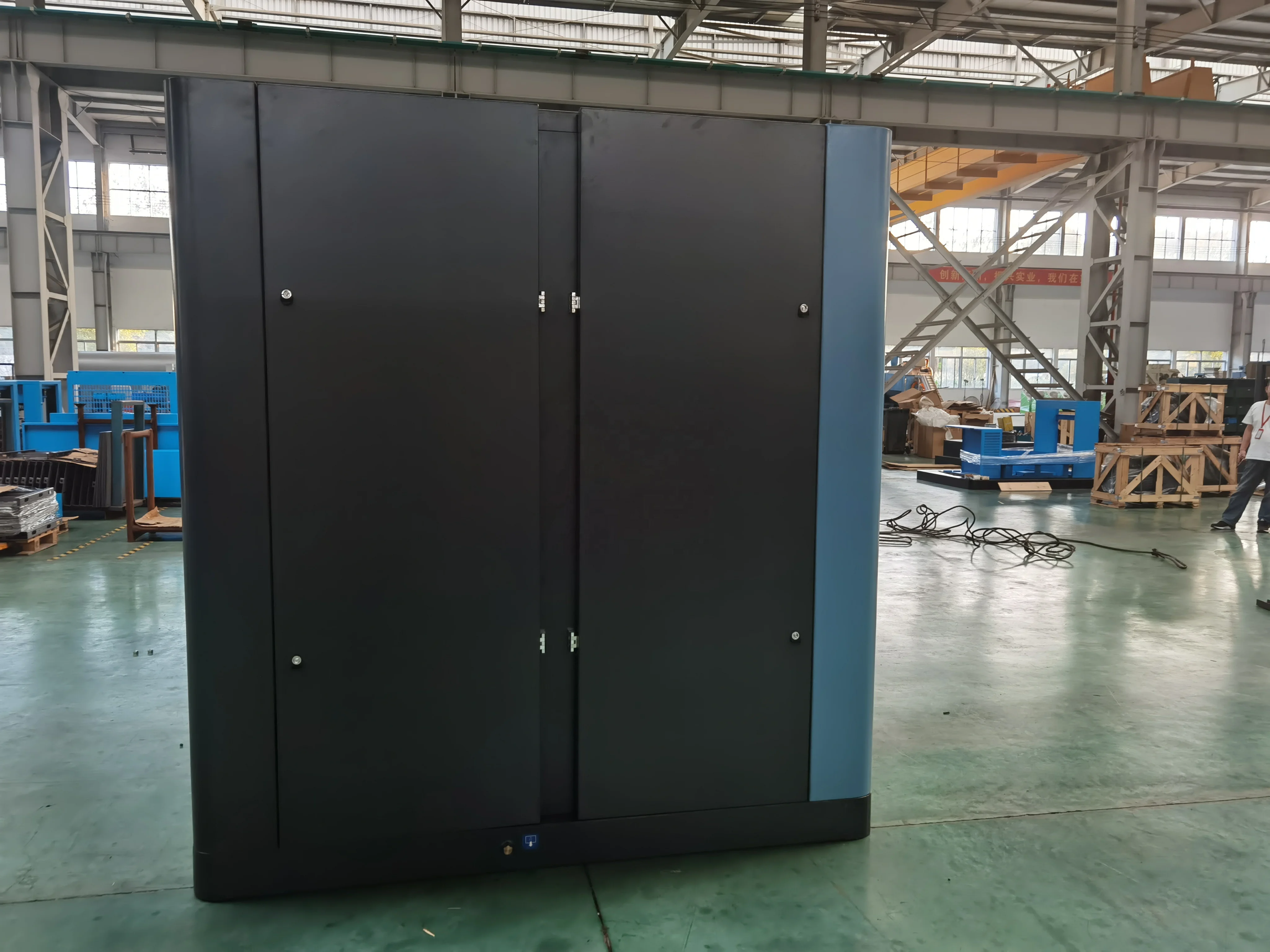 Chinese supplier hongwuhuan HWH45-10 6.4m3/min 8bar 45KW screw air compressor for general industry