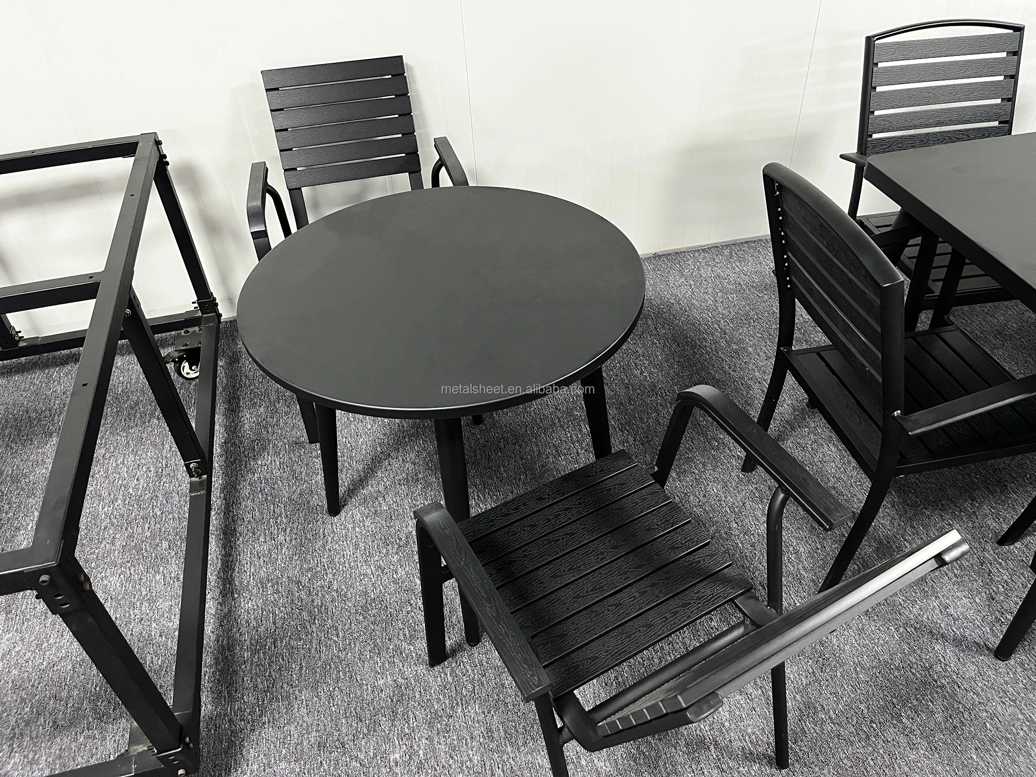 Custom Modern Metal Out Door Table and Chairs Steel Table  Aluminum Chairs Outdoor Furniture Patio Dinning Table Patio Furniture