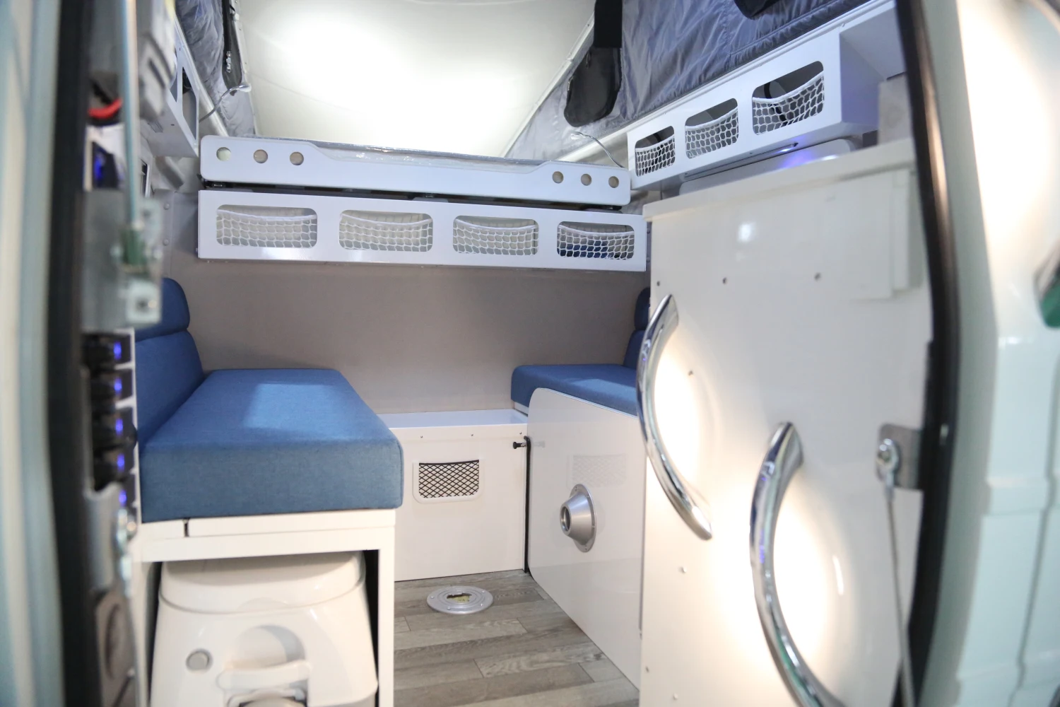 Manley 2022 New Design Aluminum Fiberglass Pop Top Roof Tent Pickup