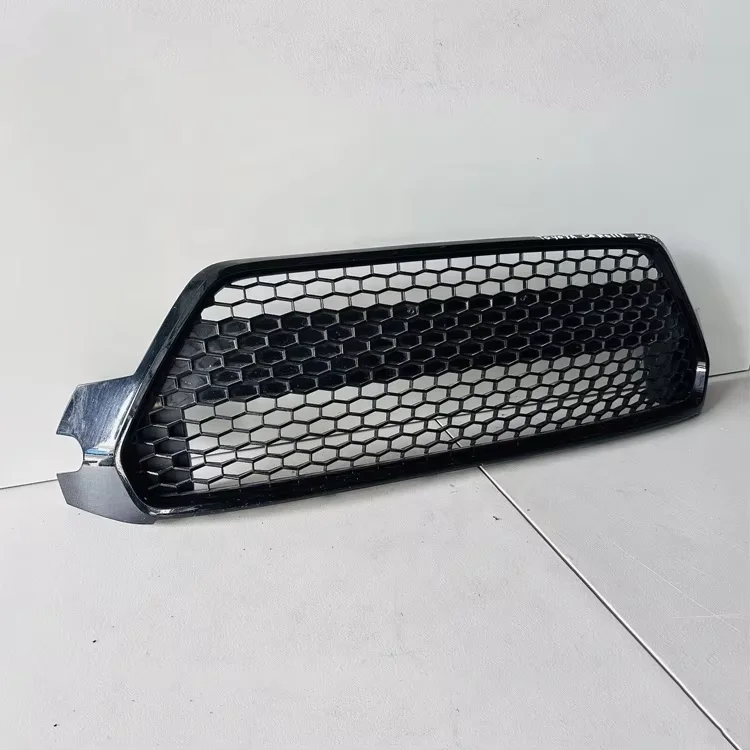 Stock Selling Auto Spare Body Parts Front Grille OEM 53112-02A50 Car Grills for Toyota Corolla 2020 SE factory