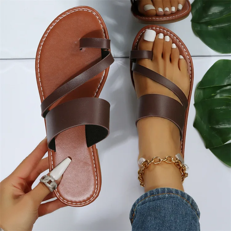 Flat slippers female 2024 summer new solid color round head cover toe outside wear casual large size sandals