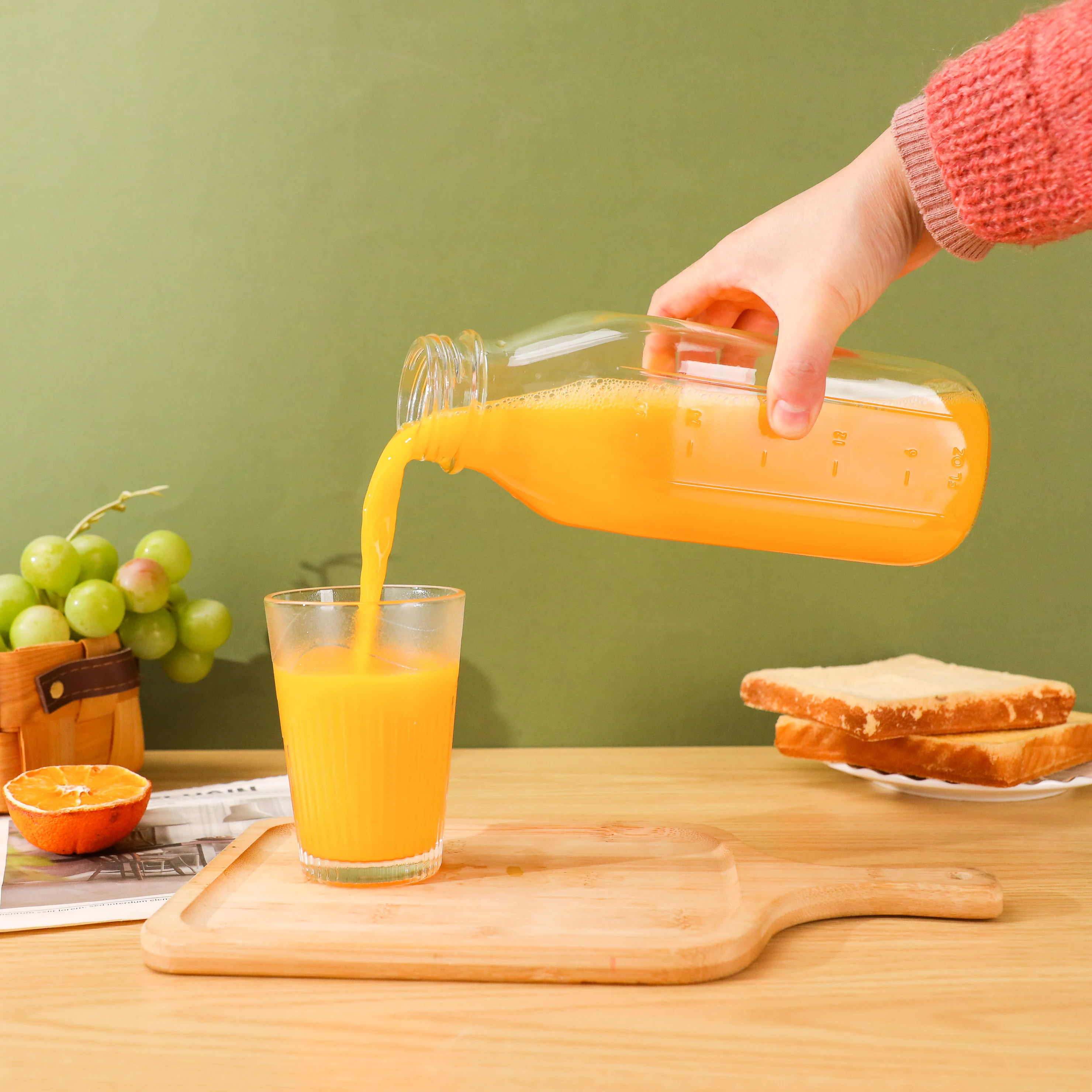 Manufacturer 1L 1000ml Glass Milk Bottle Juice Beverage Bottles Glass Milk Drinking Bottle with Scale