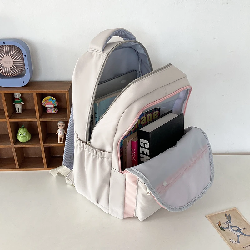 Large Capacity Zipper-Closing School Backpack for Women Fashionable Travel Leisure Bag with Soft Handle Water Resistant Feature