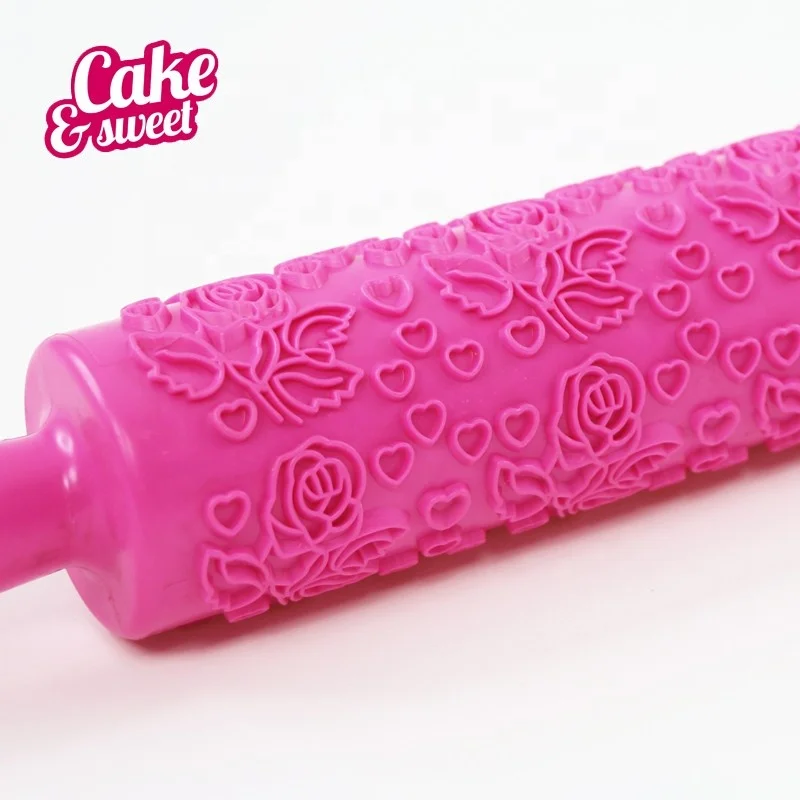 2021 New design ecofriendly 3d embossed 40cm plastic rose shape cake christmas cookie red rolling pin