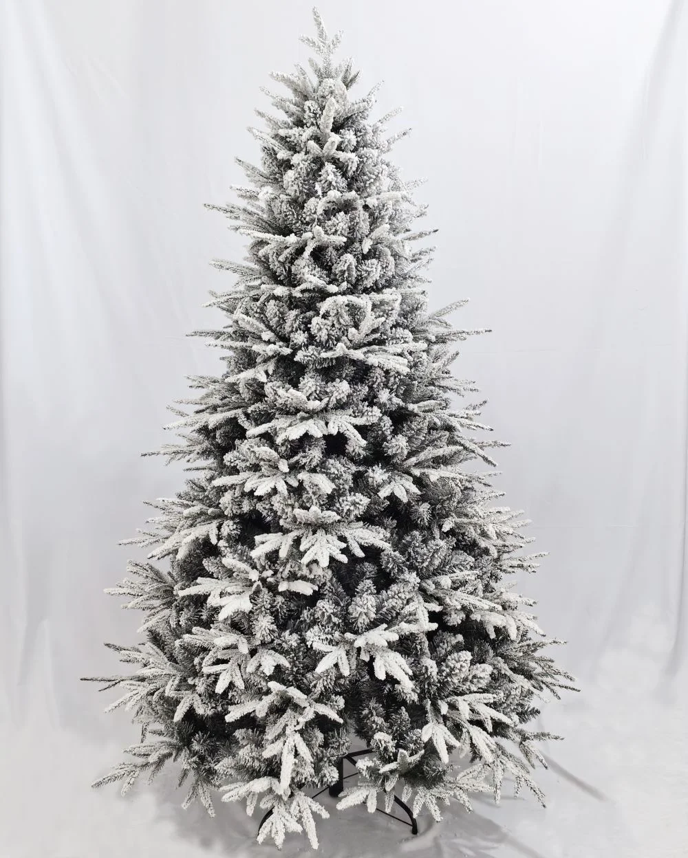 China Wholesale Pine Needle Christmas Tree Nice Natural Green & White Snow for Festival Celebration Decorations details