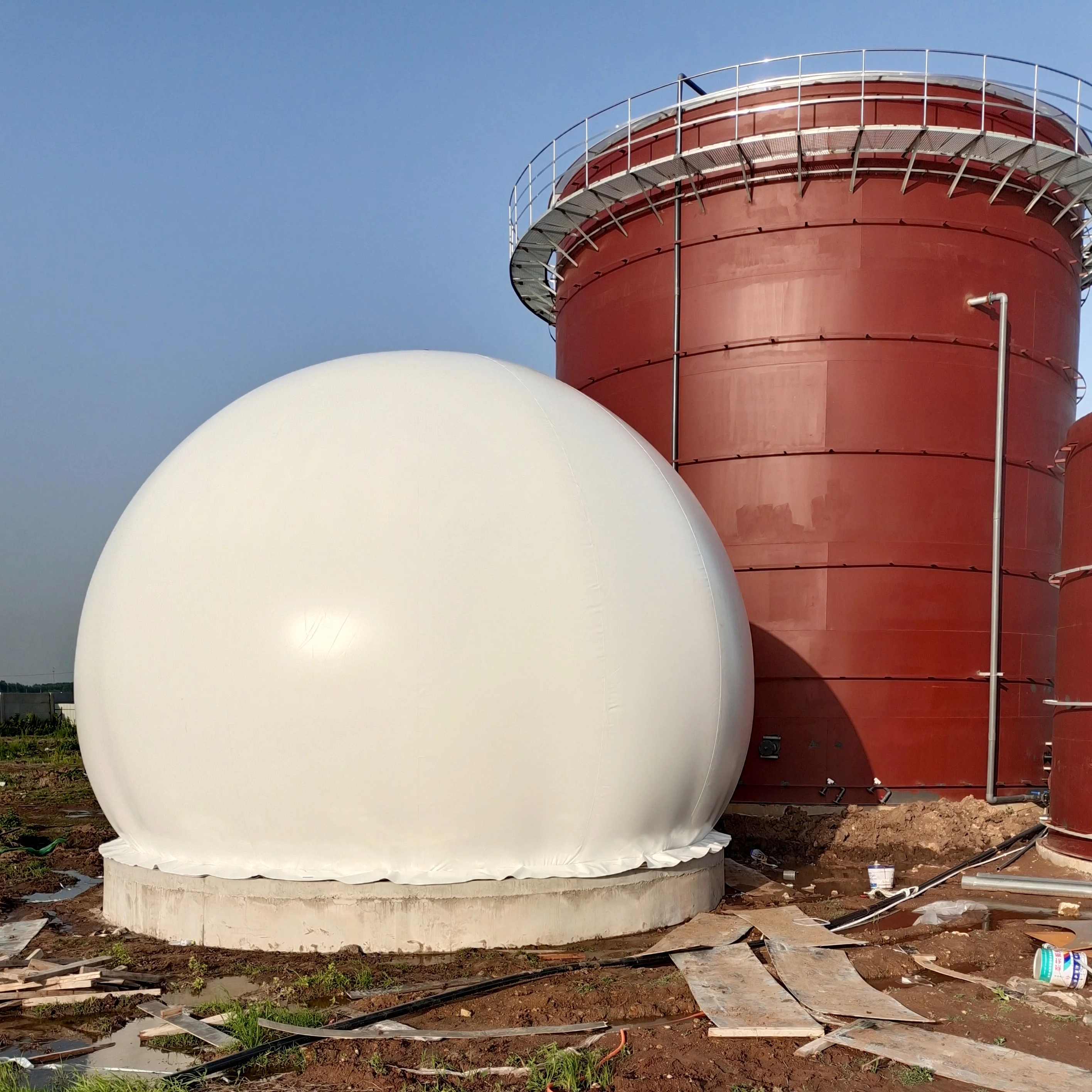 1200 Cubic Meters Biodigester Biogas And 400m3 Gas Holder Capacity