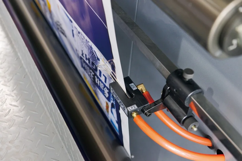 CM-1500A Servo Precision High Speed Sheet Cutter Machine with One Roll 7