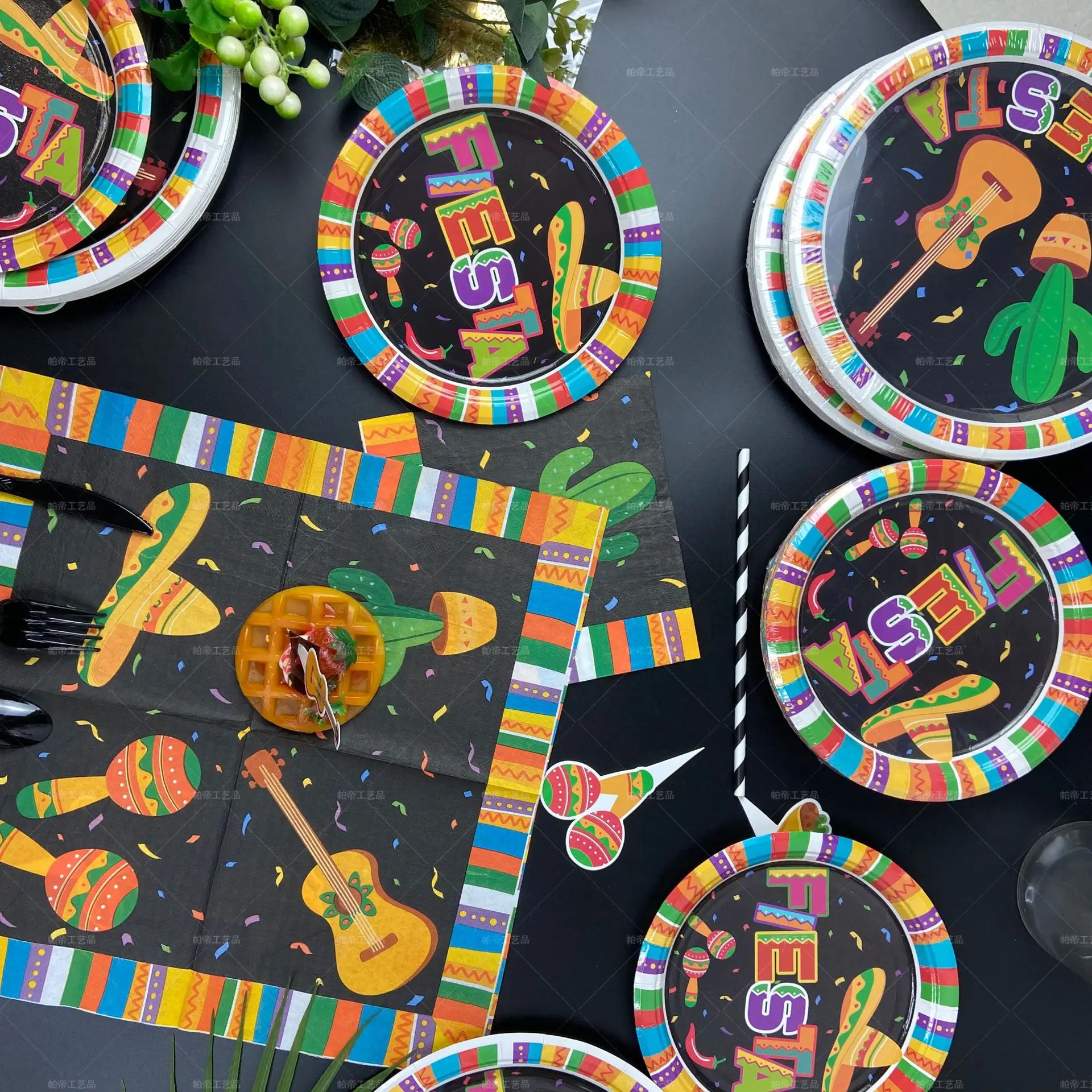 2023 New Colorful Fiesta Supplies 16 pcs Tableware Birthday Party Cake Accessories 7 Inch Disposable Paper Plates