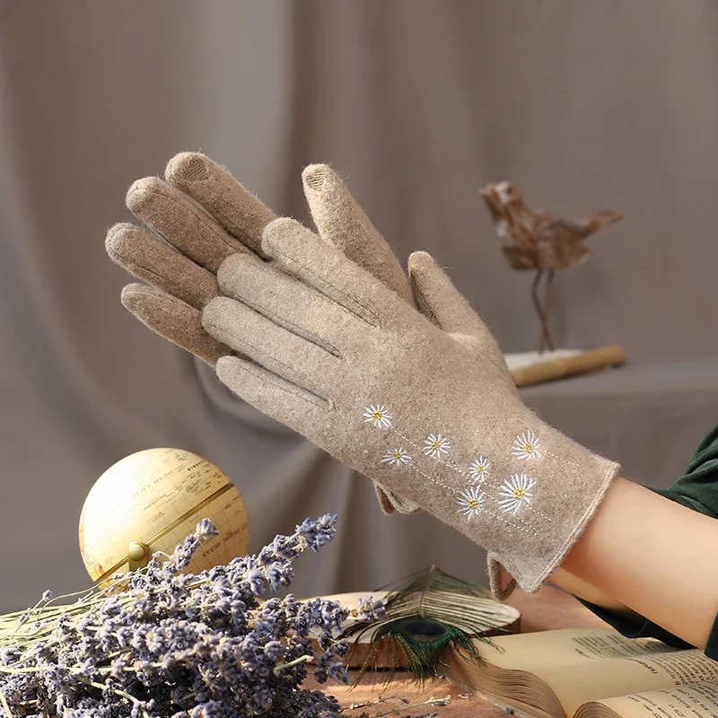 windproof wool gloves
