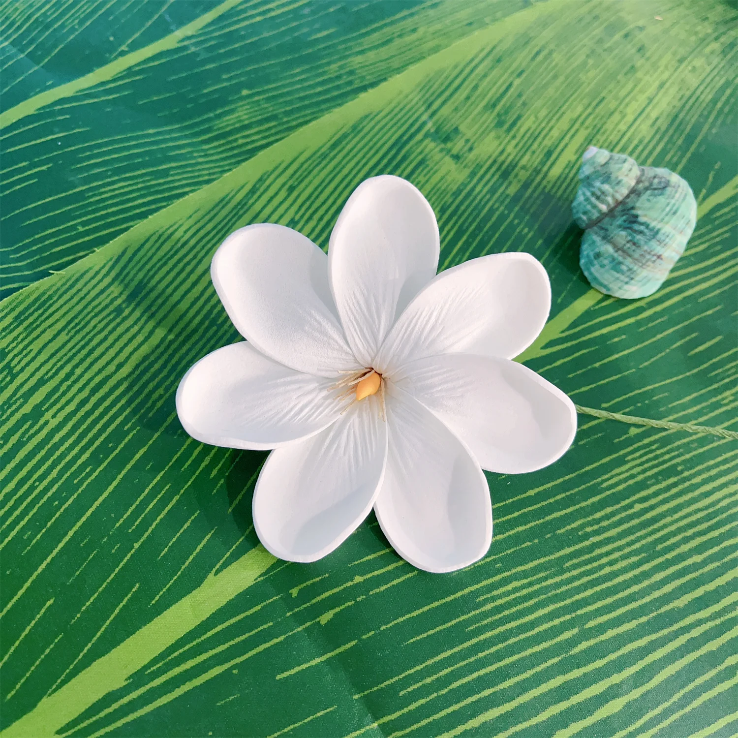 8CM EVA Party-Style White Foam Tiare with Yellow Tip Hawaii Island Inspired Artificial Ear Pick Flower