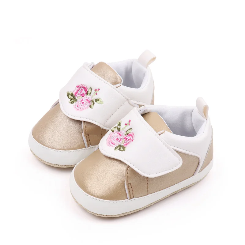 Spring and Autumn Anti-Slippery Court Sneakers for Baby Girls Hook&Loop Embroidered Flower Design Soft Bottom Shoes supplier