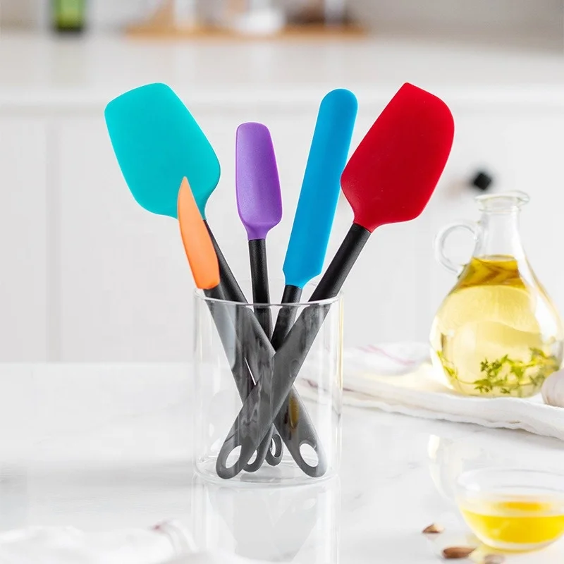 OEM silicone kitchen utensils colorful multifunctional butter silicone scraper 5 pcs set cake cream spatula set DIY baking tools