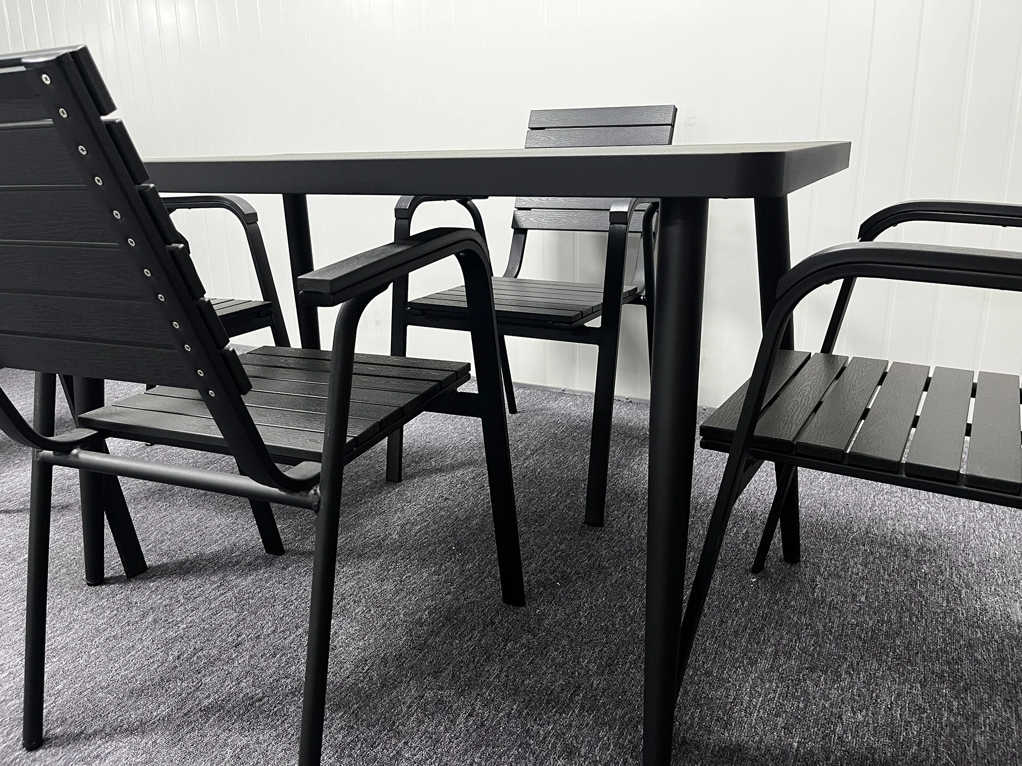 Custom Modern Metal Out Door Table and Chairs Steel Table  Aluminum Chairs Outdoor Furniture Patio Dinning Table Patio Furniture