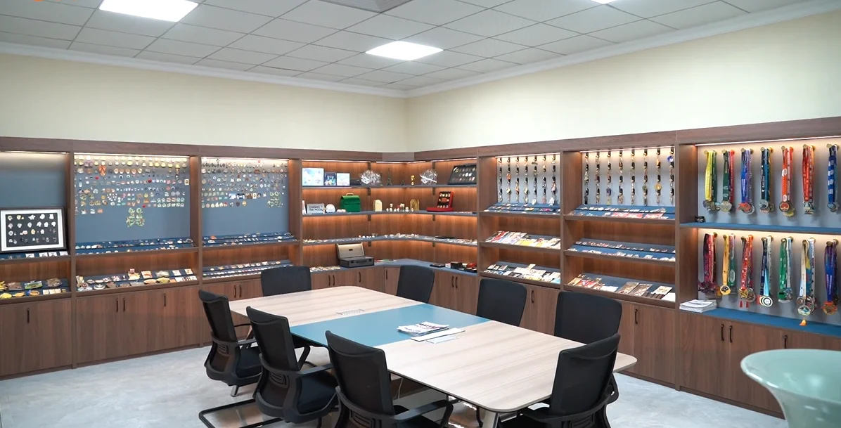 Custom Medal and Award Medal with 20mm-80mm Custom Sizes Waterproof and ODM/OEM Service