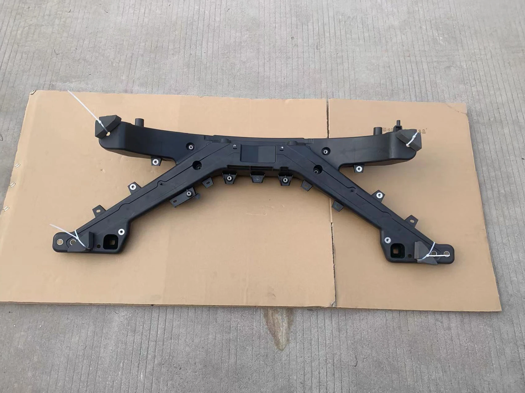 MD3 Car Body Parts Front Bumper Kits OEM 1084168-SO-5-E Front Bumper Grille Auto Headlamp for Tesla MD3 2020 2021 supplier