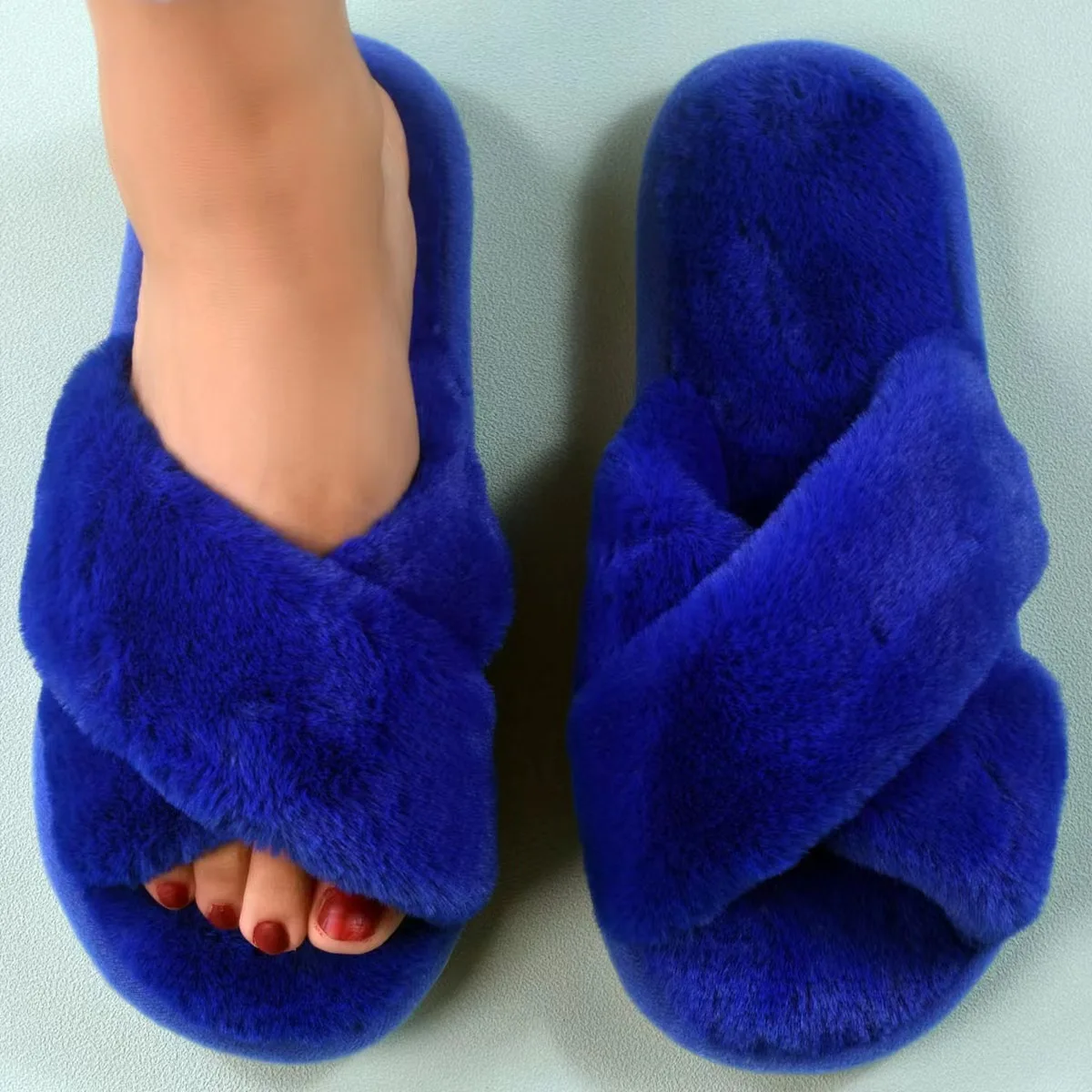 New indoor warm cotton shoes with plush slippers in autumn and winter thickened toe-leaking Mao Mao slippers.