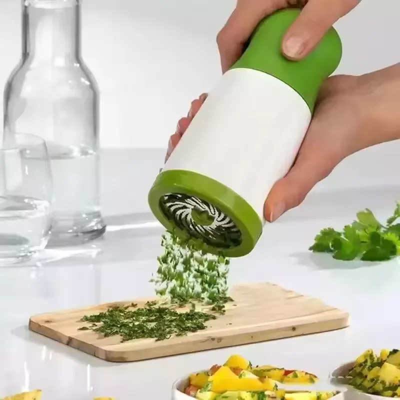 Hot Selling High Quality 304 Stainless Steel Kitchen Utensils Spice Grater Garlic Grater Coriander Grater