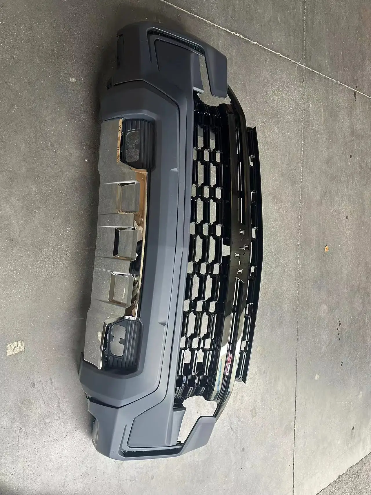 High-equiped Auto Body Part Front Bumper Kit 84796610-PFM OEM 84790369-PFM Car Bumpers Front for Chevrolet Tahoe 2020 2021 details