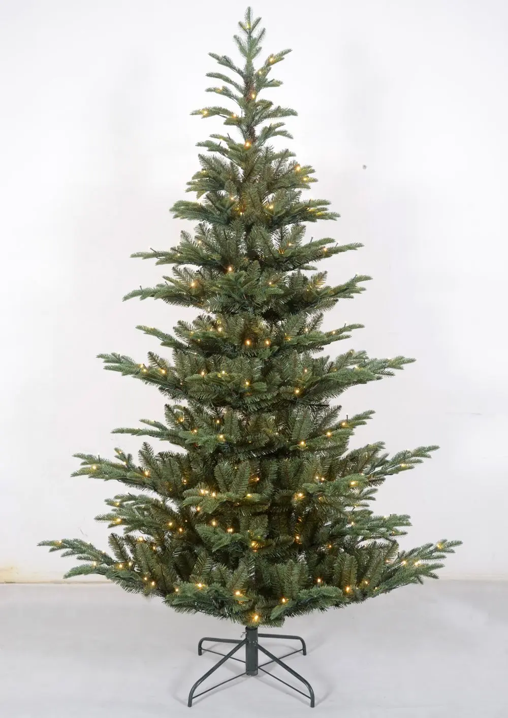High Quality Green Christmas Tree with LED Light PE & PVC Christmas Tree for Decoration supplier