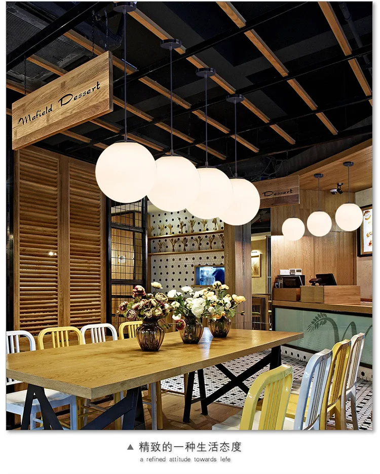 Art Deco Design OEM ODM E27 White Globe Vintage Modern Glass Globe Pendant Lamp Light for Residential