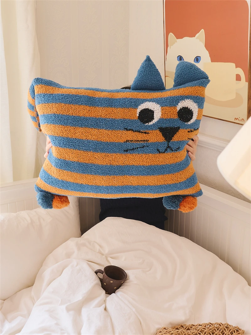 product 2025 new factory wholesale oeko tex high quality strip carton cat kids friend 100 polyester knitted throw pillow mj-62