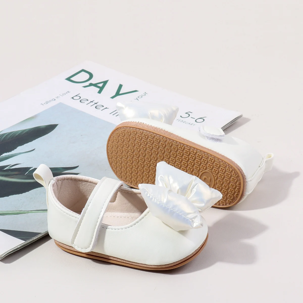 High Quality Anti-slip TPR Outsole Big Bowknot Design Princess Baby Girl Shoes details