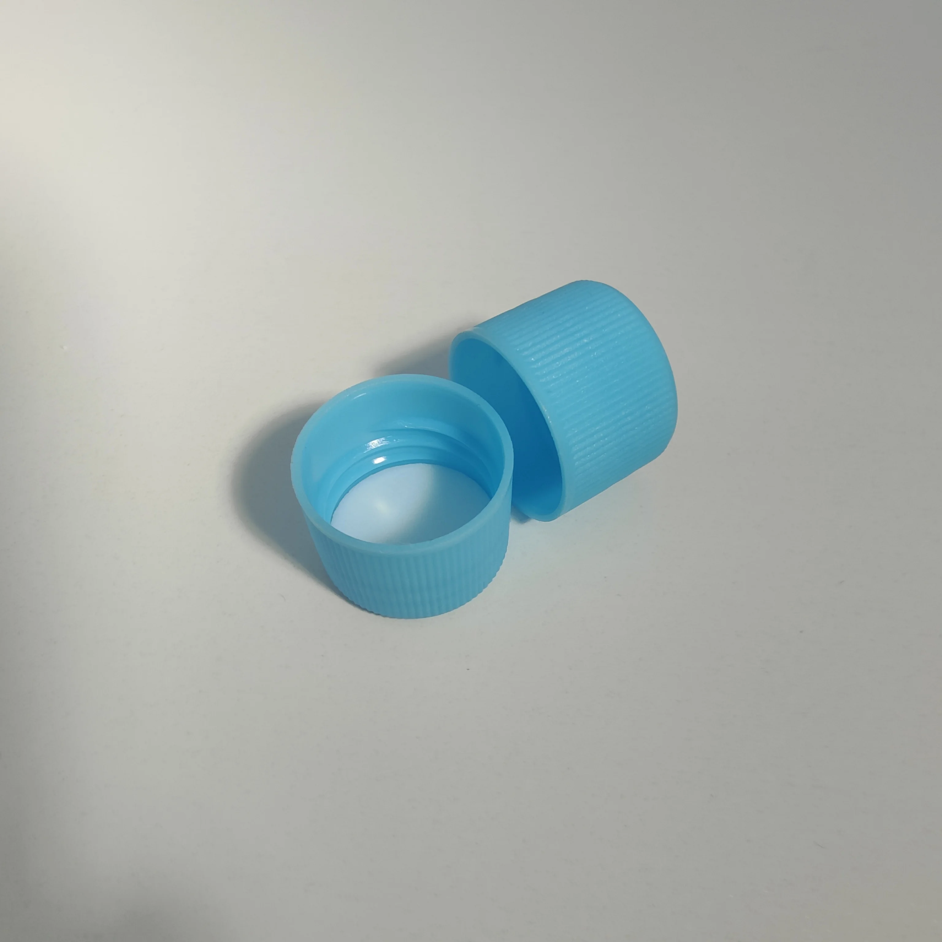 28mm hot sale plastic screw cap cosmetic cap with gasket blue beverage cap-27