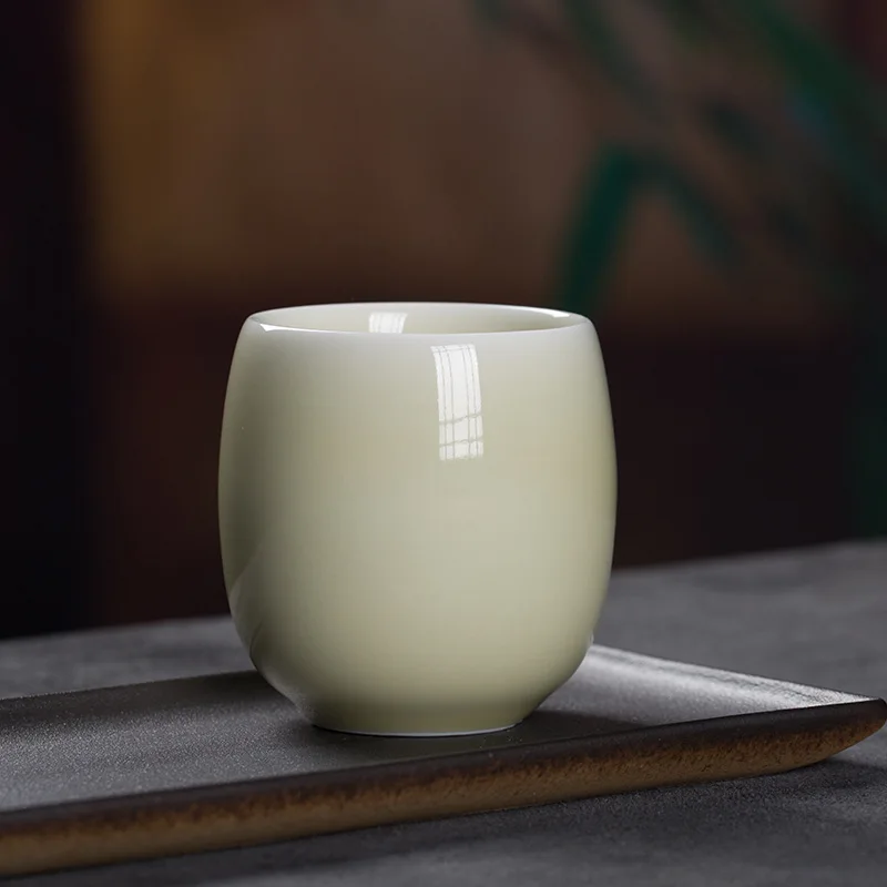 product wholesale chinese design daily use luxury celadon large tea cup ceramic kung fu tea single cup tea bowl gift cup506-11