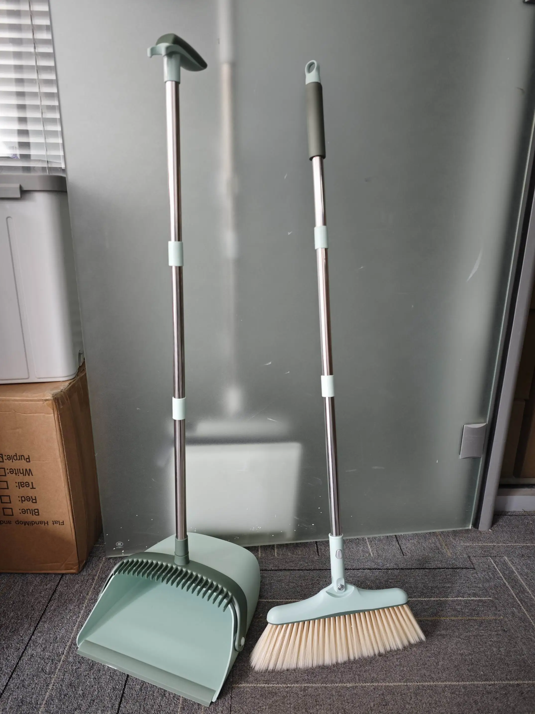 Factory Price 2025 Hot Sale Folding Broom and Dustpan Set Three-section Pole Broom Dustpan with PET Bristle, Household Items
