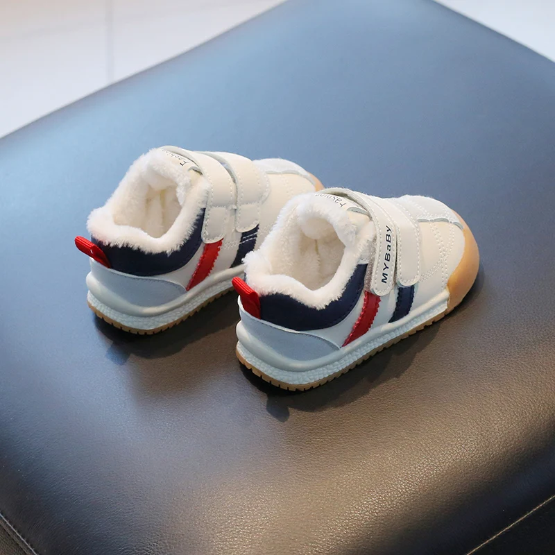 Newest Winter Walking Kids Shoes Soft Rubber Soled Sneakers Plush Fleece Toddler Baby Shoes manufacture