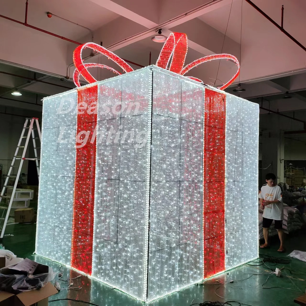 giant outdoor christmas gift box lights 1