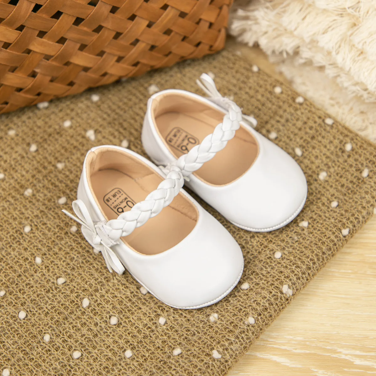 Cross-Border Joker Bow Shallow Princess Toddler Shoes Soft PU Leather Baby Shoes Glitter Upper Flat Design Holidays Wholesale supplier