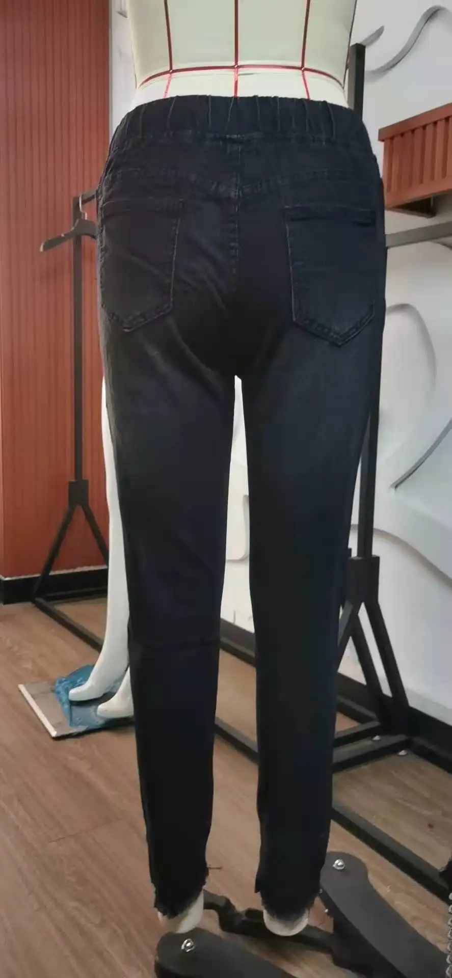 New Arrivals Plus Size Mid Waist Casual Washed Skinny Blue Denim Pencil Pants Ripped Distressed Women's Jeans manufacture